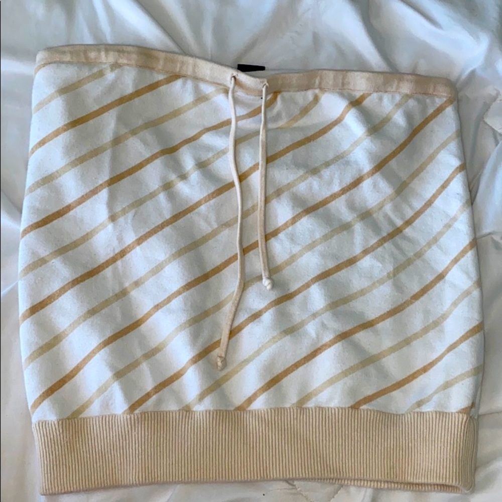 Loose fitting strapless top